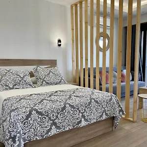 https://vega-suite-puerto-banus.1costadelsol.com